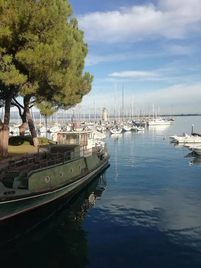Lovelywillyhome Desenzano del Garda 0*,